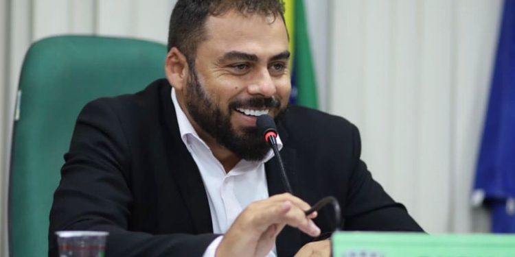 Gestão Dudu Diniz antecipa salários dos servidores da CMSJR e paga 1° parcela do 13°.