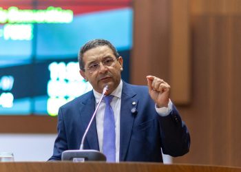 Jota Pinto destaca atendimentos do programa ‘Cuidar dos Olhos’