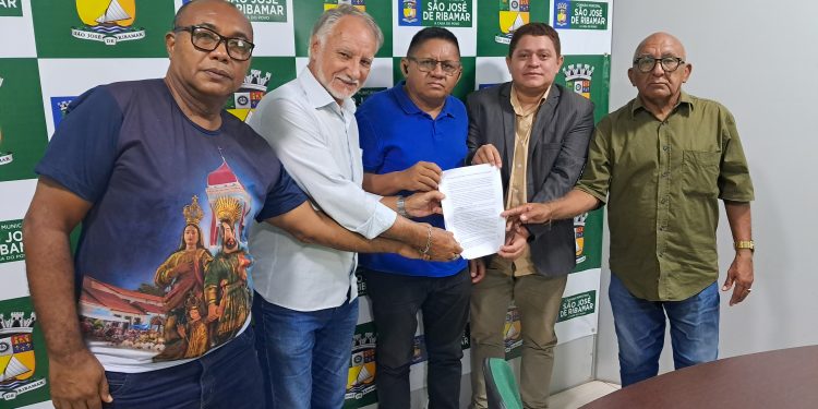 Membros do coletivo de imprensa de São José de Ribamar reúnem-se na Câmara Municipal e traçam metas para 2025.