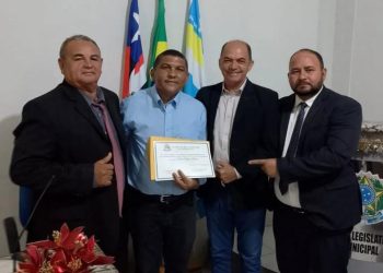 ADÍLIO GOMES, BLOGUEIRO DO BLOG ESPERANÇA JOVEM, RECEBE TÍTULO DE CIDADÃO HONORÁRIO DE DUQUE BACELAR.