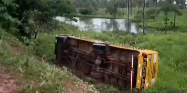 TRAGÉDIA -Dois adolescentes morrem em acidente entre moto e ônibus escolar em Bacabal