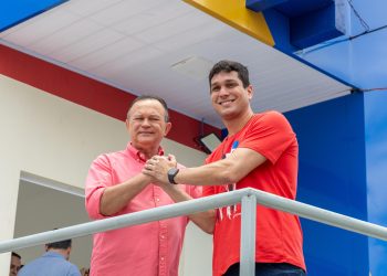 Parabéns ao nosso secretário de Estado da Saúde, Tiago Fernandes que aniversaria neste dia 25!