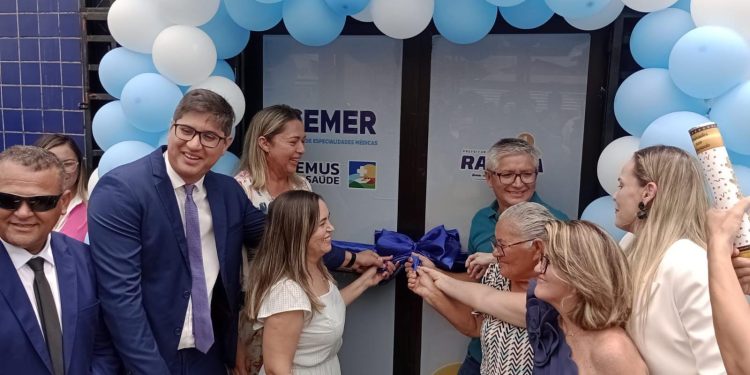 Prefeito Eudes Barros reinaugura Centro de Especialidades Médicas (CEMER) em Raposa e o município vira referência no tratamento de crianças com TEA
