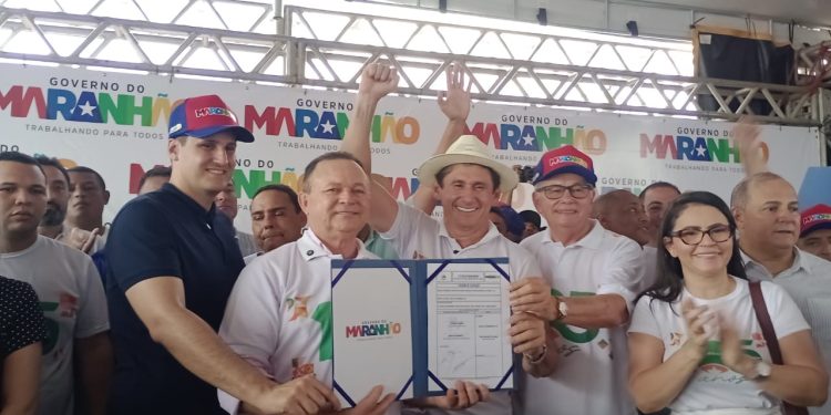 PREFEITO EDIMAR VAQUEIRO COMEMORA OS 105 DE COROATÁ AO LADO DA POPULAÇÃO