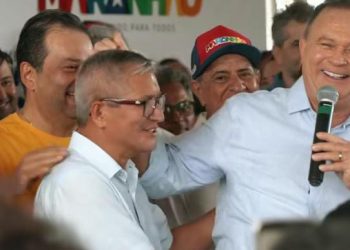 Prefeito de Raposa, Eudes Barros, prestigia assinatura da Ordem de Serviço da extensão da Avenida Litorânea ao lado do governador Carlos Brandão e de demais lideranças do Estado