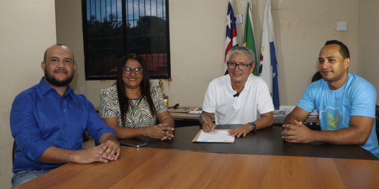 Prefeito Eudes Barros assina termo de adesão ao Selo UNICEF