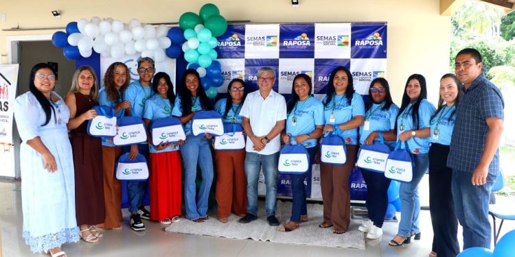 Prefeitura de Raposa realiza entrega de kits de trabalho aos visitadores do Programa Criança Feliz