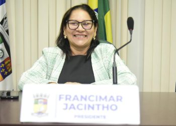 Presidente Francimar Jacintho apresenta indicação para recuperação de avenida em Juçatuba
