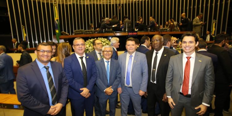 Prefeito Eudes Barros participa de debates nacionais como representante da Famem