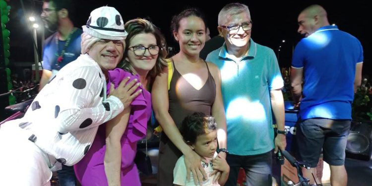 Raposa vive dia inesquecível com mega Festa das Crianças promovida pelo prefeito Eudes Barros