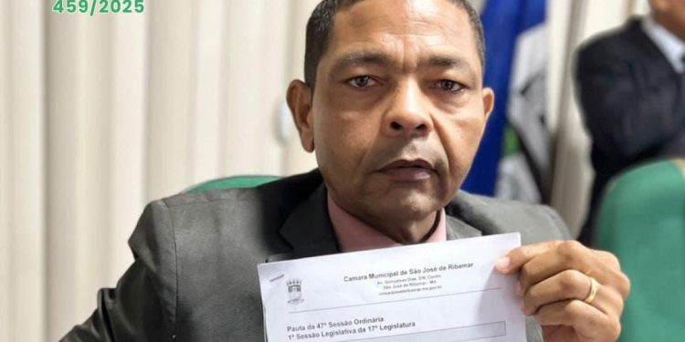 Vereador Ednilson do Kantão solicita pavimentação de ruas no Jardim Tropical e reforça compromisso com a comunidade