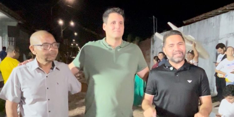 Ednilson do Kantão pede a Orleans Brandão pavimentação para o Jardim Tropical