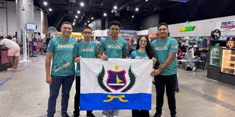 Alunos de Raposa representam o município na Jornada de Foguetes, no Rio de Janeiro