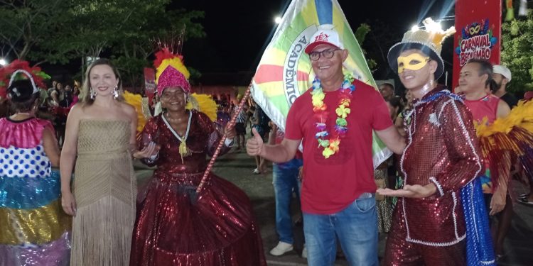Carnaval de Bequimão lota Passarela do Samba no domingo e mantém programação com grandes atrações até terça-feira