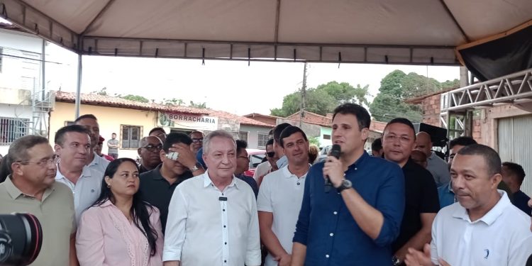 Em dia histórico, Orleans Brandão e Luís Fernando Silva lançam programa que garante 13 km de asfalto no Jardim Tropical, em São José de Ribamar