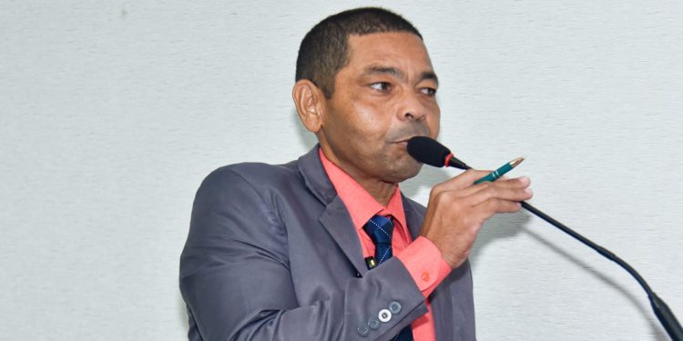 Vereador Ednilson do Kantão cobra melhorias na educação e retomada de obras de escolas de São José de Ribamar