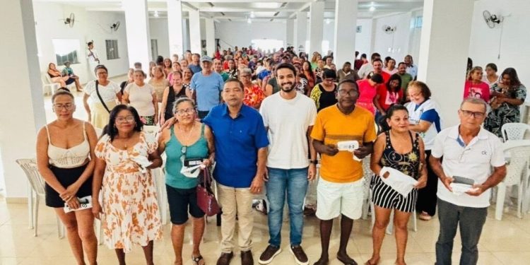 Entregamos mais que óculos, entregamos dignidade”, afirma vereador Ednilson do Kantão