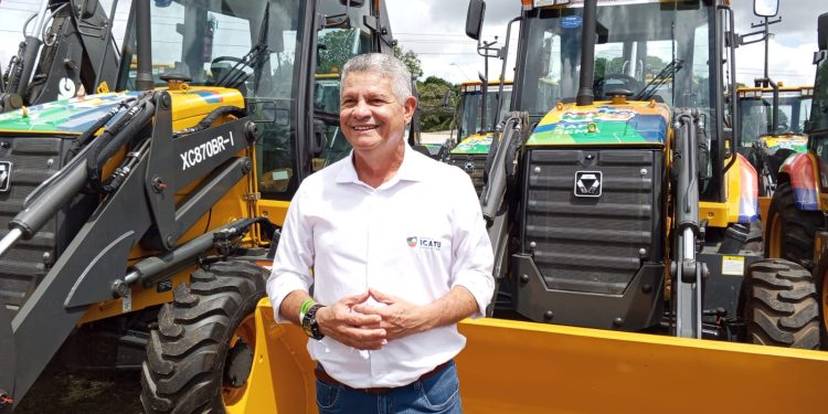 Prefeito de Icatu Walace Azevedo, destaca parceria com o Governo do Estado ao receber equipamento do programa Maranhão Sustentável