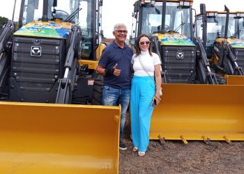 Bequimão é contemplado com retroescavadeira do programa Maranhão Sustentável e prefeito Zé Martins destaca conquista para o município